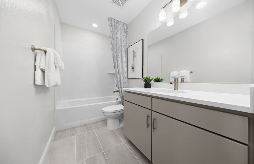 Bathroom 2 with tub shower