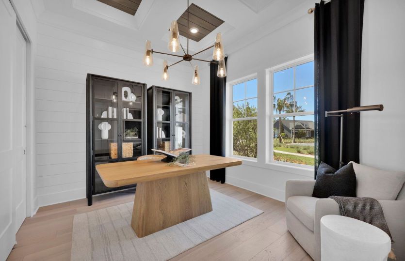 Flex room, perfect space for a home office