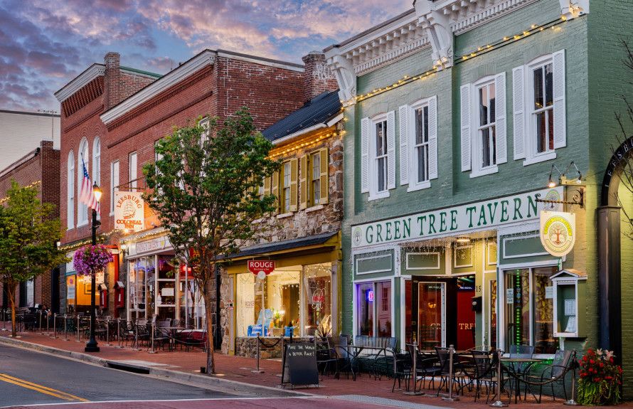 Dine in Downtown Leesburg