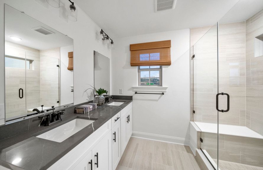 Spacious bath