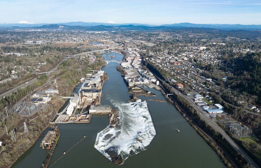 2 miles to Willamette River