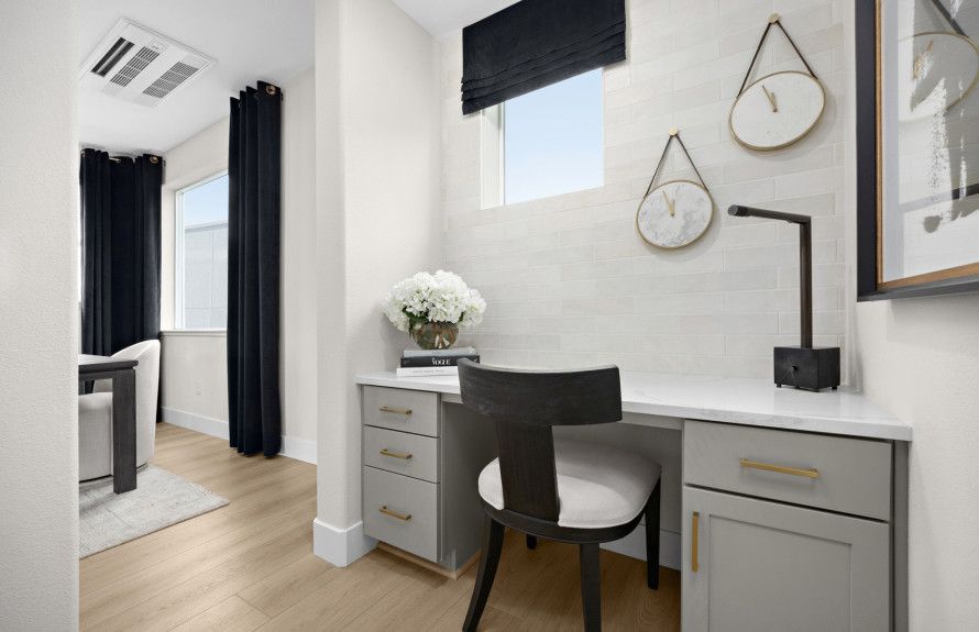 Build in office area off loft