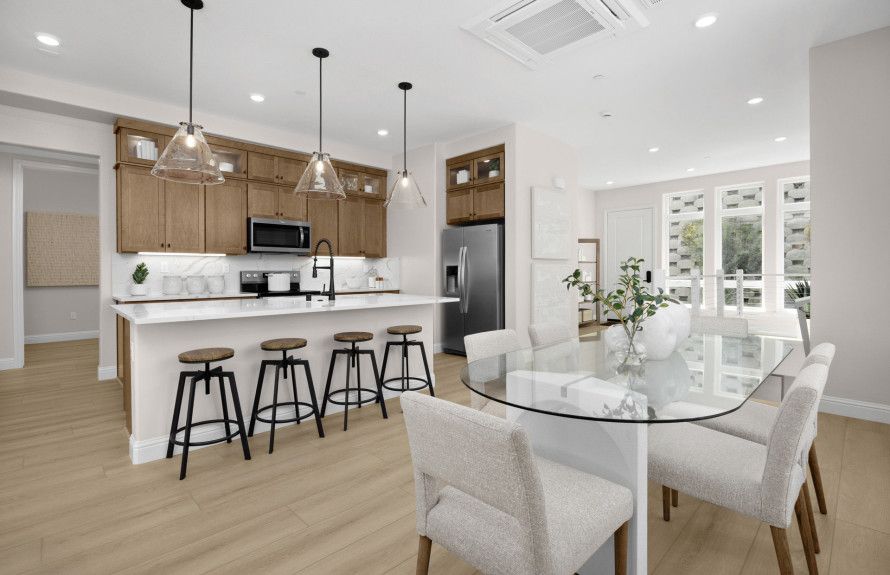 Viewpointe B: Kitchen