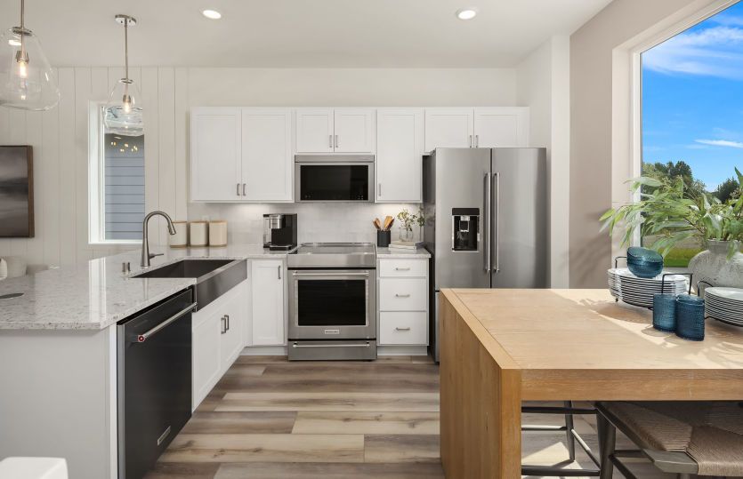 Spacious Kitchen with Dining Option