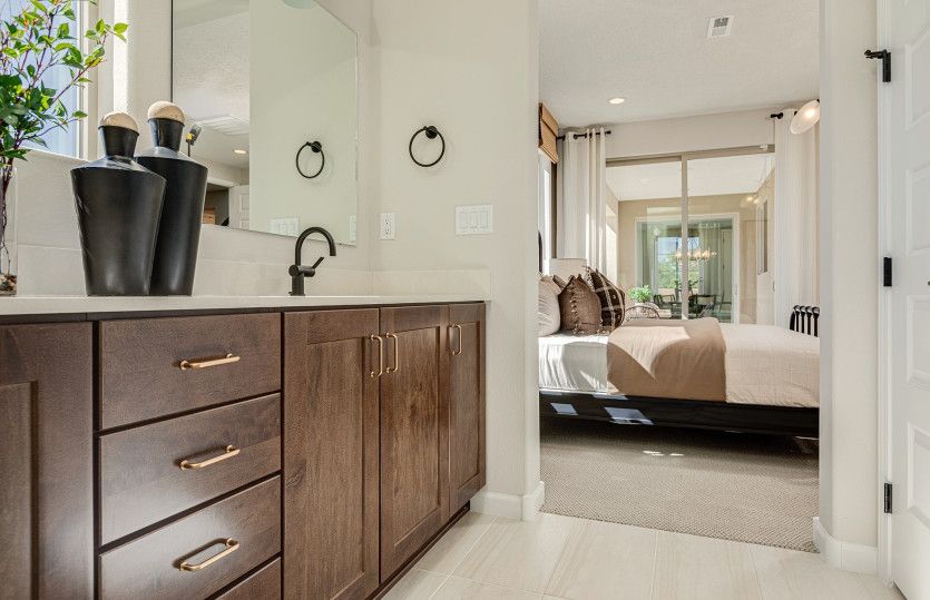 Chaco - Owner's Bath