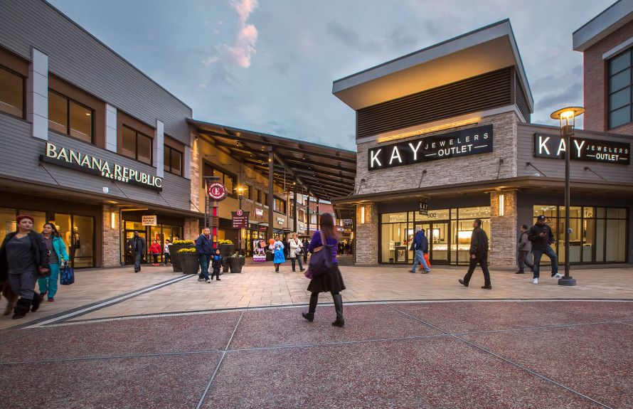Enjoy Shopping at the Outlets