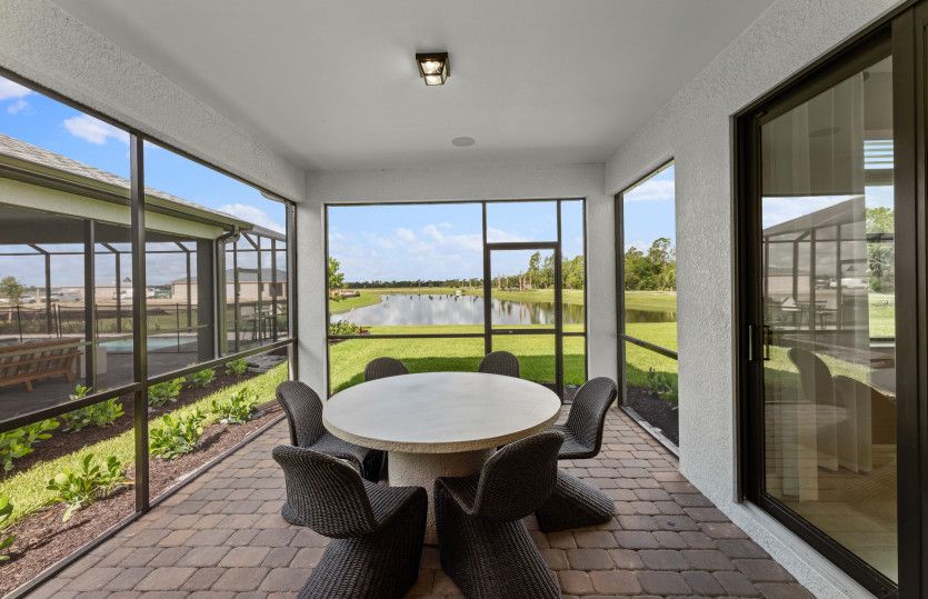 Spacious screened-in & covered lanai