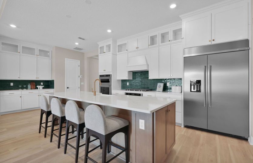 Mahogany Grand | Kitchen