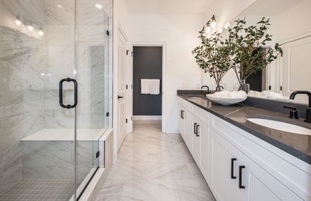 Spacious bath