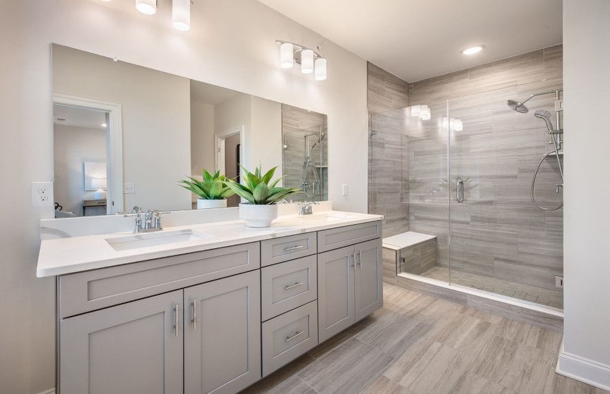 Spacious bath