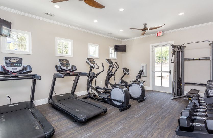 Clubhouse Workouts to Stay Fit in 2026 & stay Close to Home