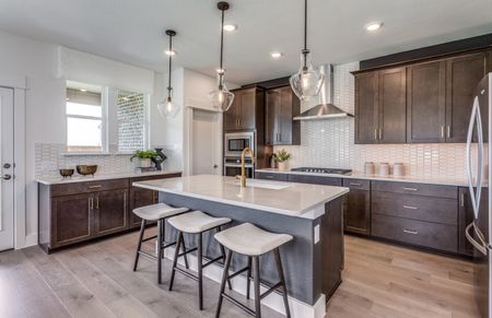 Eat-in kitchen islands