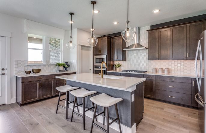 Eat-in kitchen islands