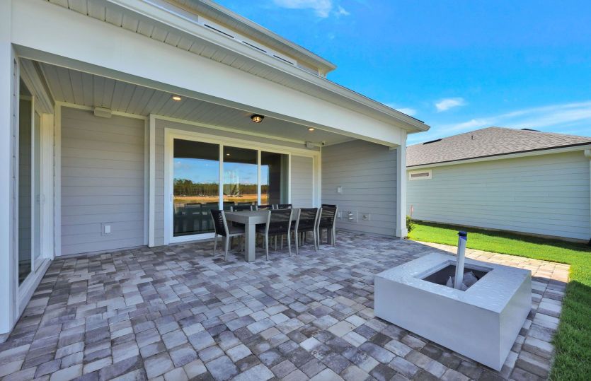 Yorkshire | Covered Lanai