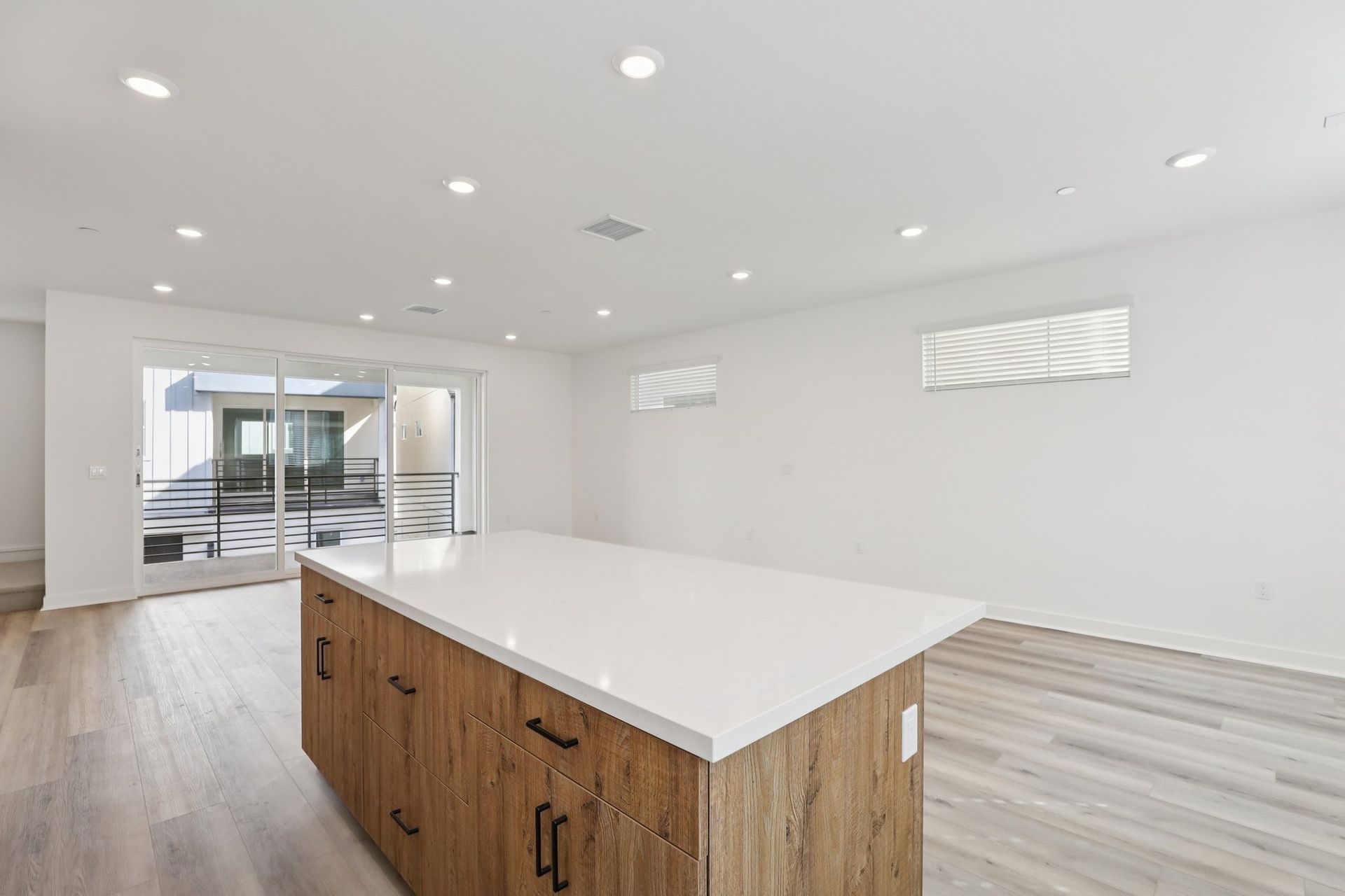 Oversized kitchen island with quartz counter