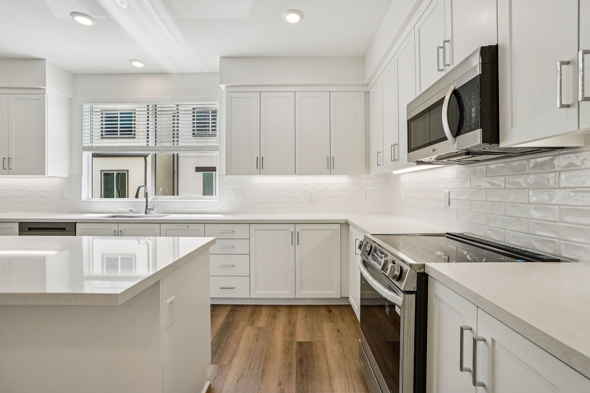 Spacious kitchen with an undercabinet lighting