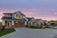 East Creek Village por RM Homes en Seattle-Bellevue Washington