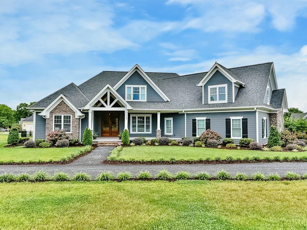 R Morgan Homes por R Morgan Homes en Charlotte North Carolina