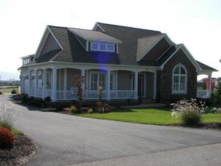 Ray Ghuthrie Builders por Ray Ghuthrie Builders en Harrisonburg Virginia