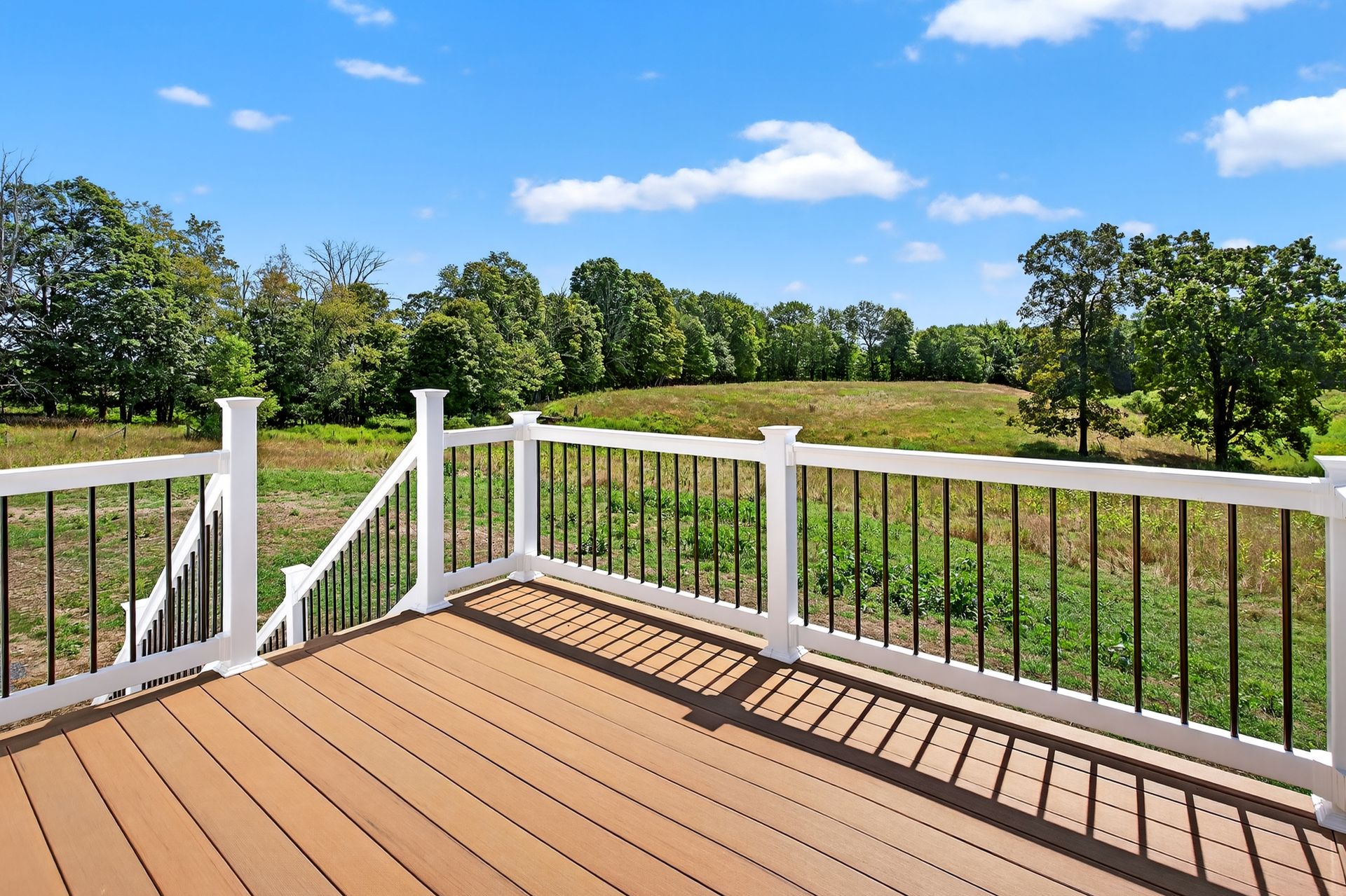 Photos highlight recent build. Options to personalize are available. 