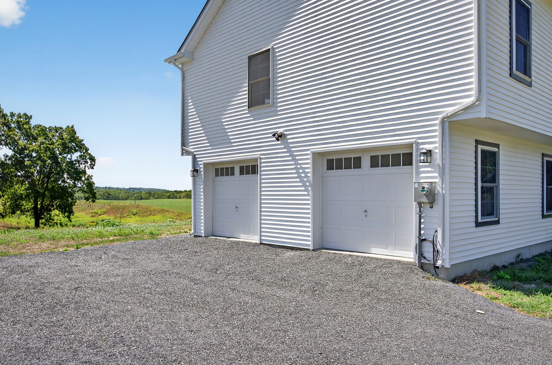 Photos highlight recent build. Options to personalize are available. 