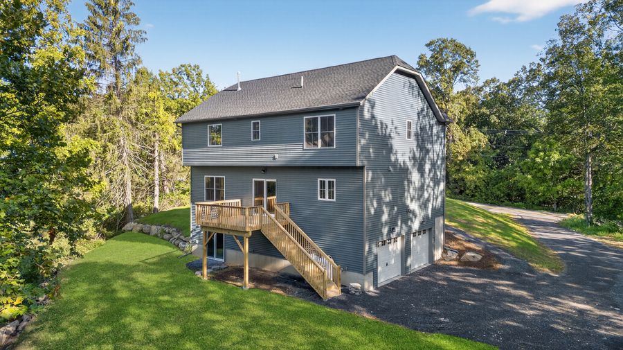 89 Leslie Road (Realty Community Floor Plan)