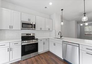 6049 King Charles Court (Fig)