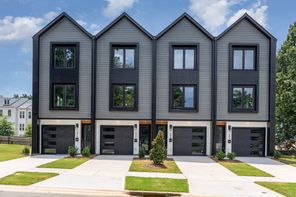 204 Mattoon Street (Mattoon)