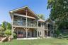 casa en Renovations Specialist, LLC por Renovations Specialist, LLC