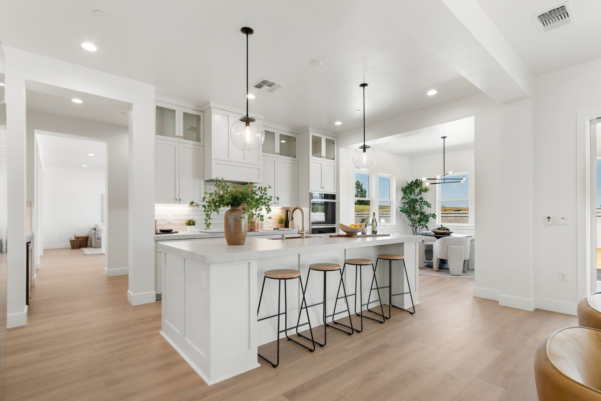 Great open space for entertaining!