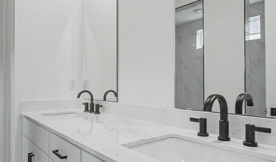 Alan II Bathroom