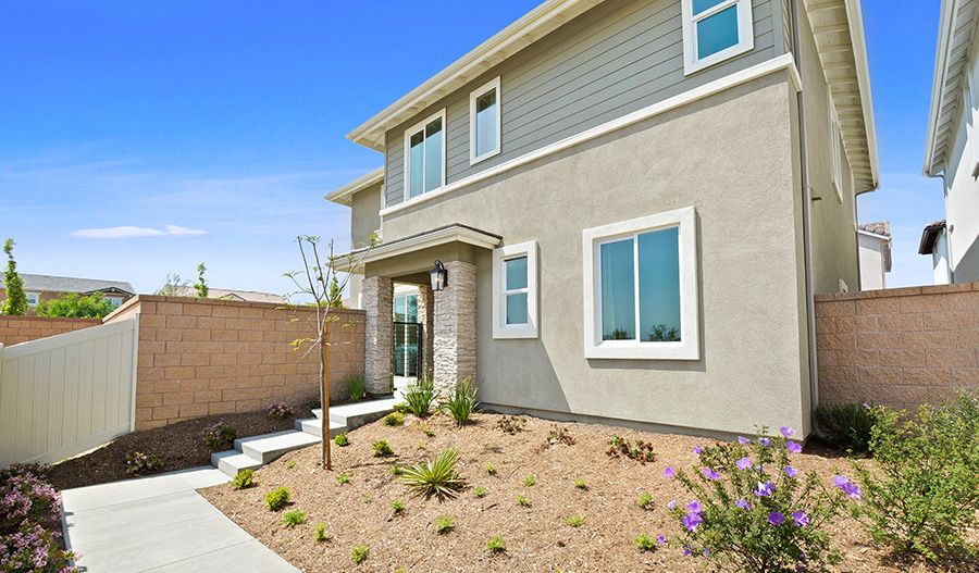 casa en Flora at The Arboretum por Richmond American Homes