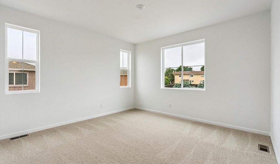 2429 Vanhoutte View (Boston)