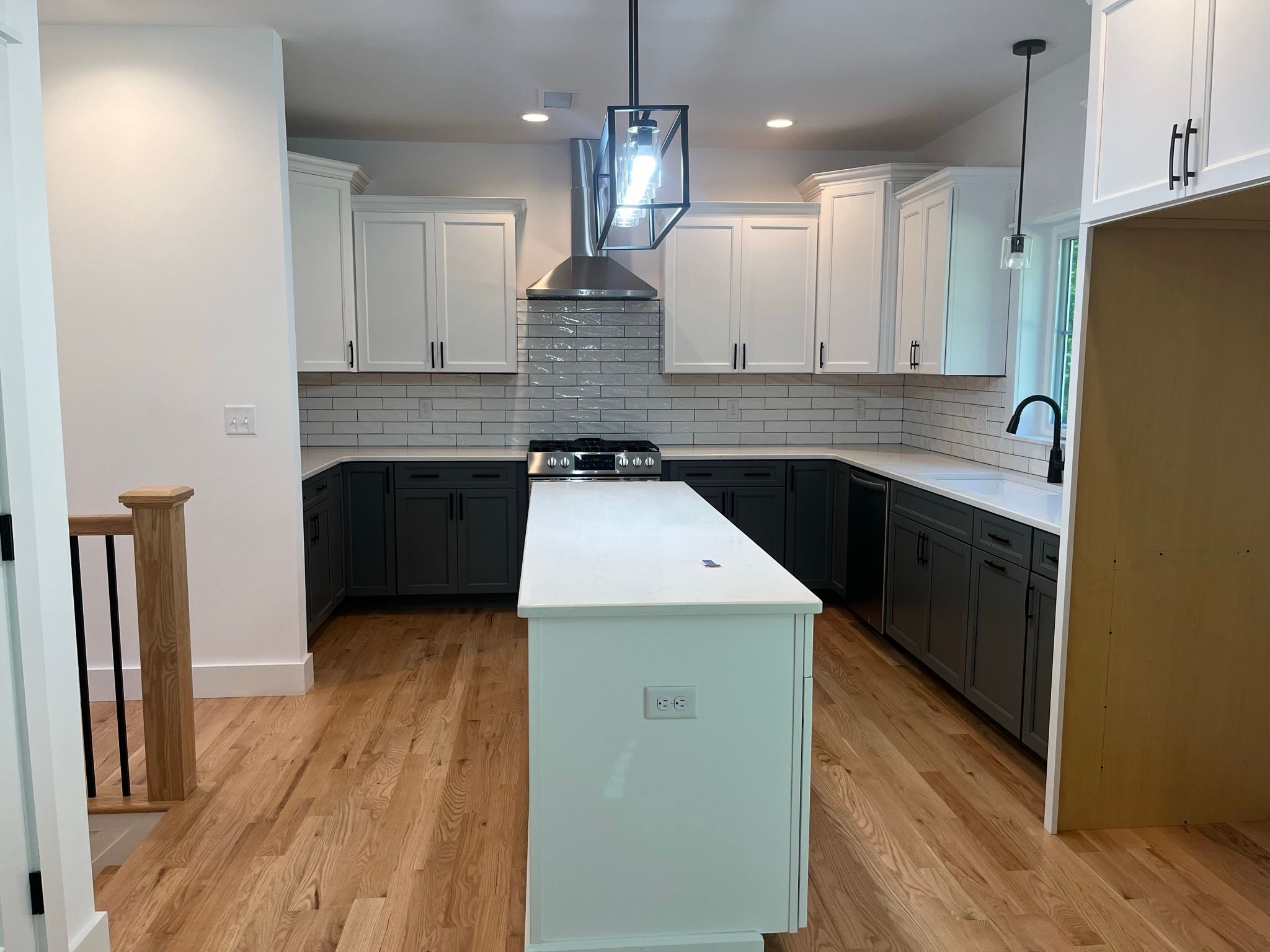 Photos highlight recent build. Options to personalize are available. 