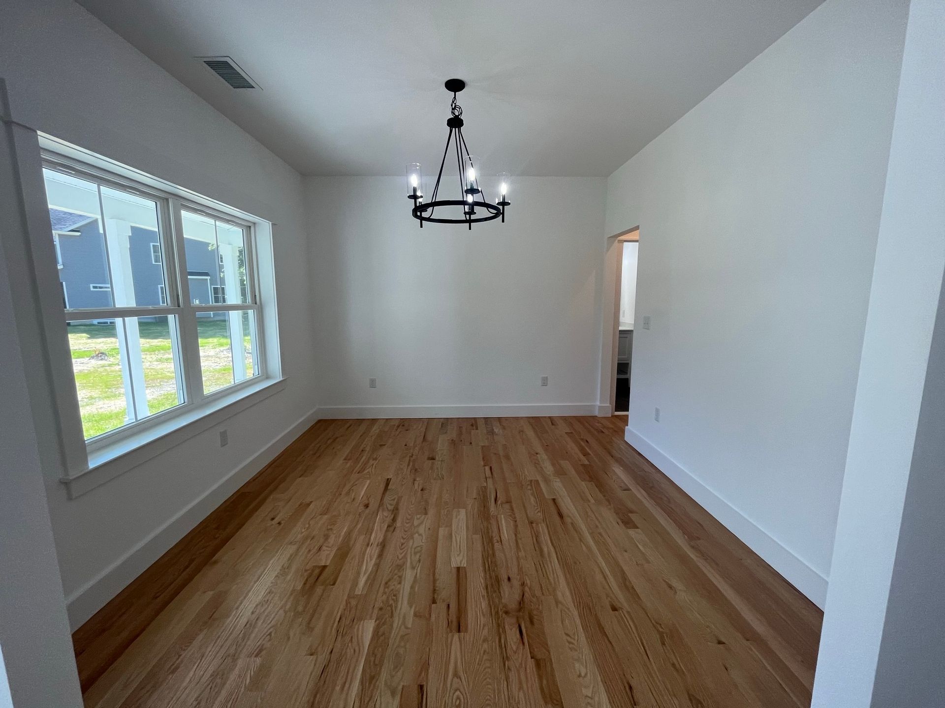 Photos highlight recent build. Options to personalize are available. 