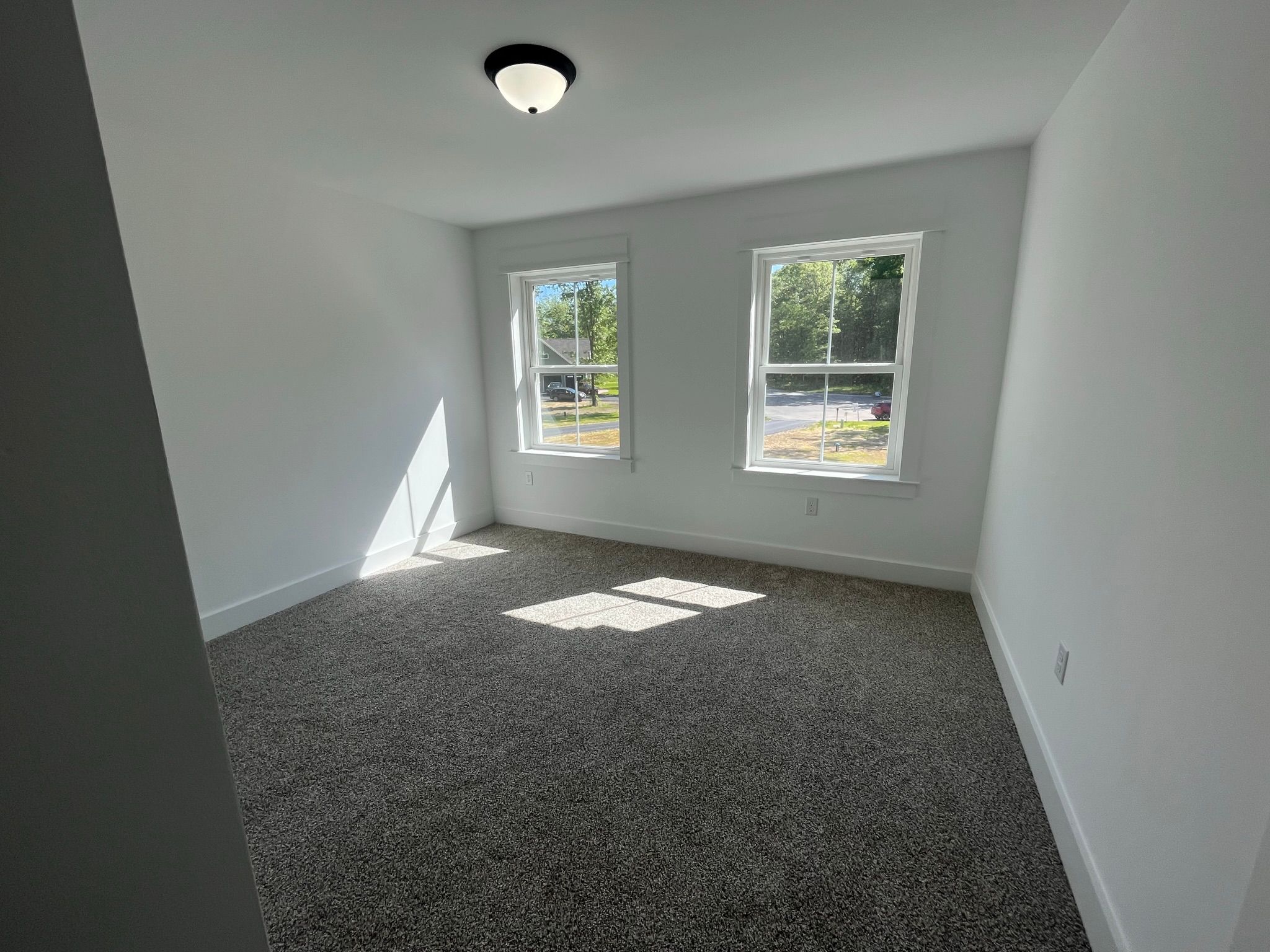 Photos highlight recent build. Options to personalize are available. 