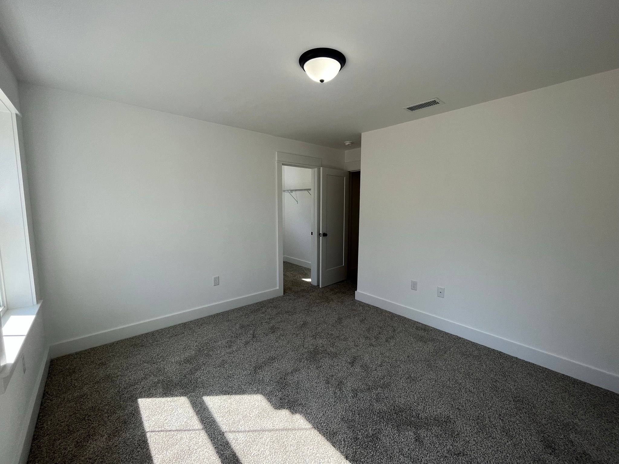 Photos highlight recent build. Options to personalize are available. 