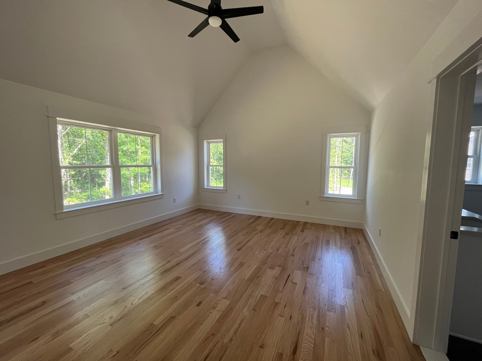 Photos highlight recent build. Options to personalize are available. 