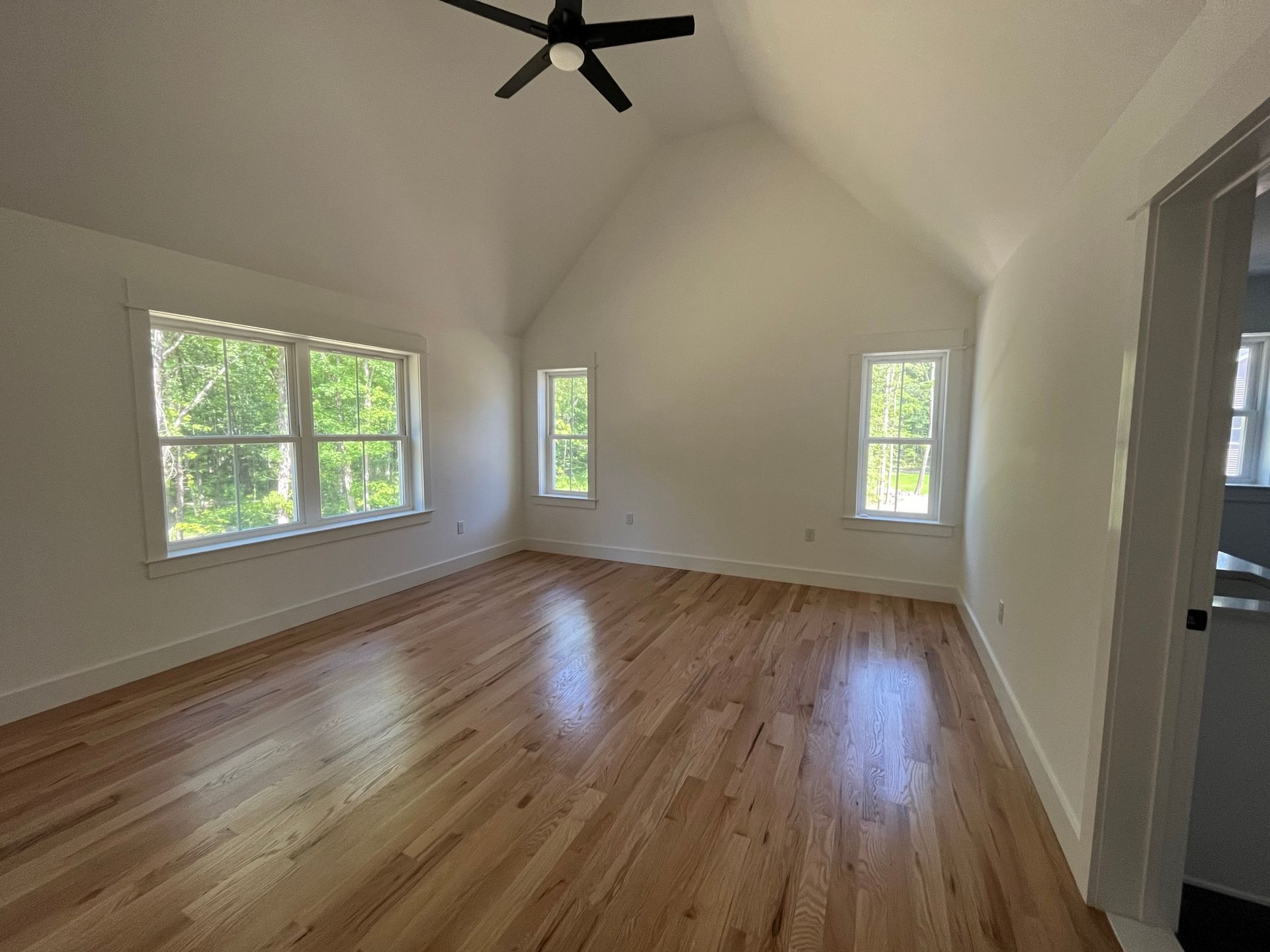 Photos highlight recent build. Options to personalize are available. 