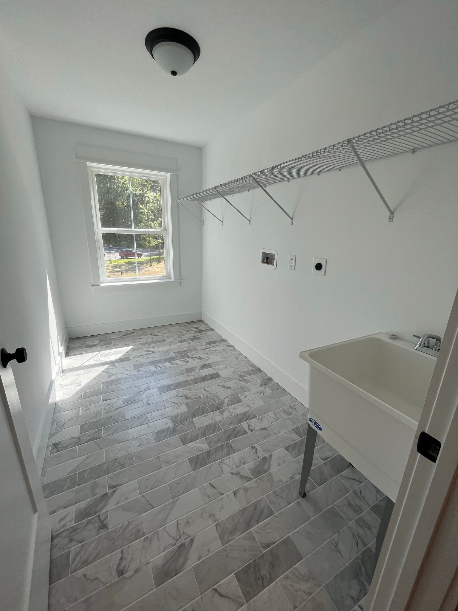 Photos highlight recent build. Options to personalize are available. 