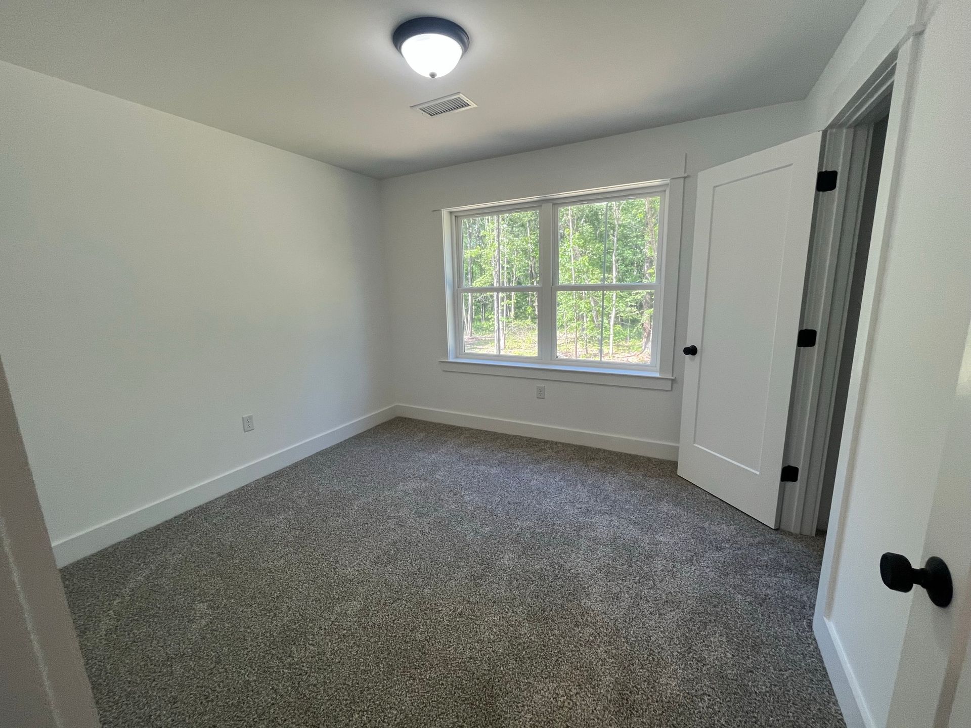Photos highlight recent build. Options to personalize are available. 
