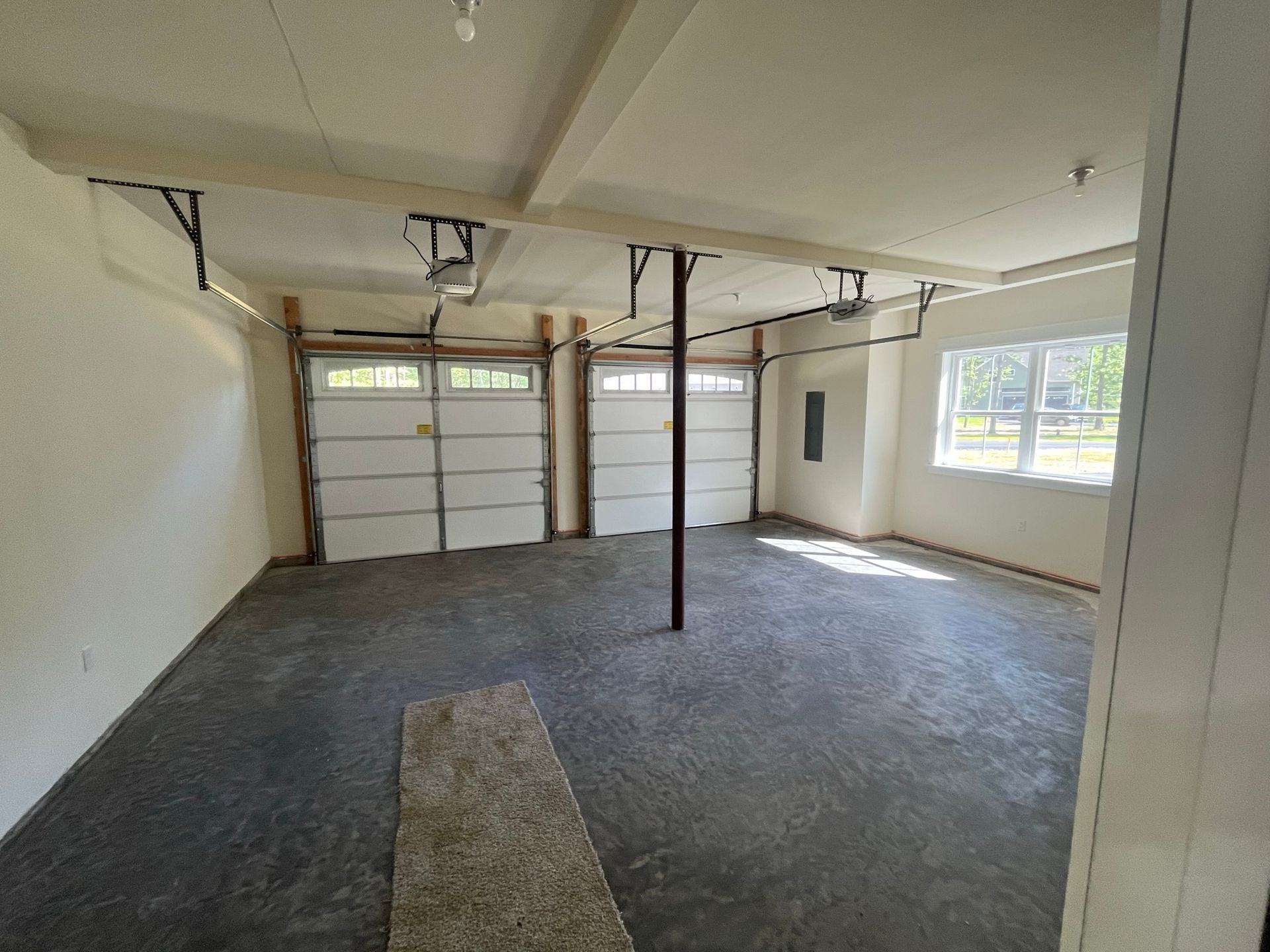 Photos highlight recent build. Options to personalize are available. 