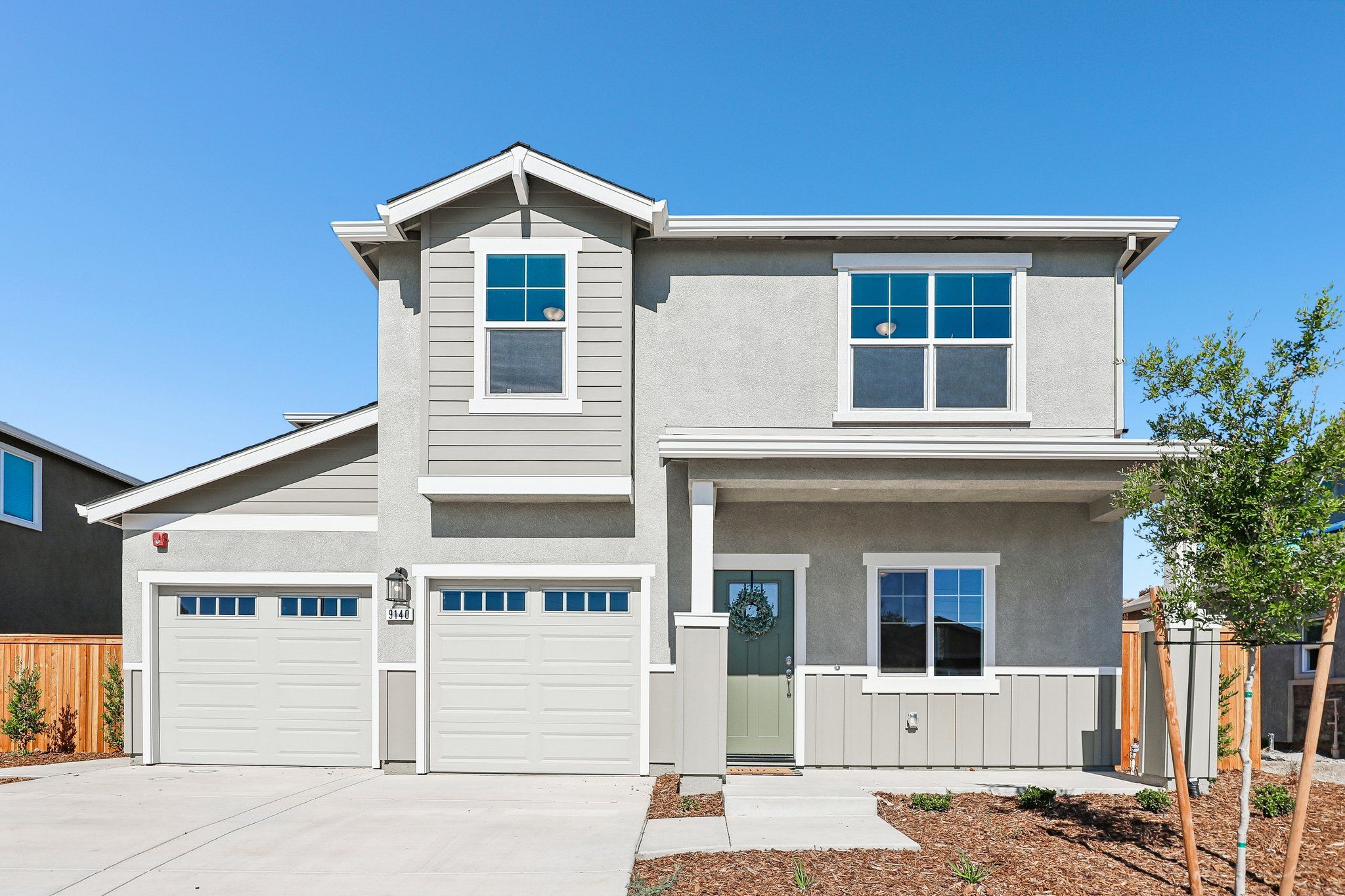 Tegan Estates por Riverland Homes, Inc. en Sacramento California