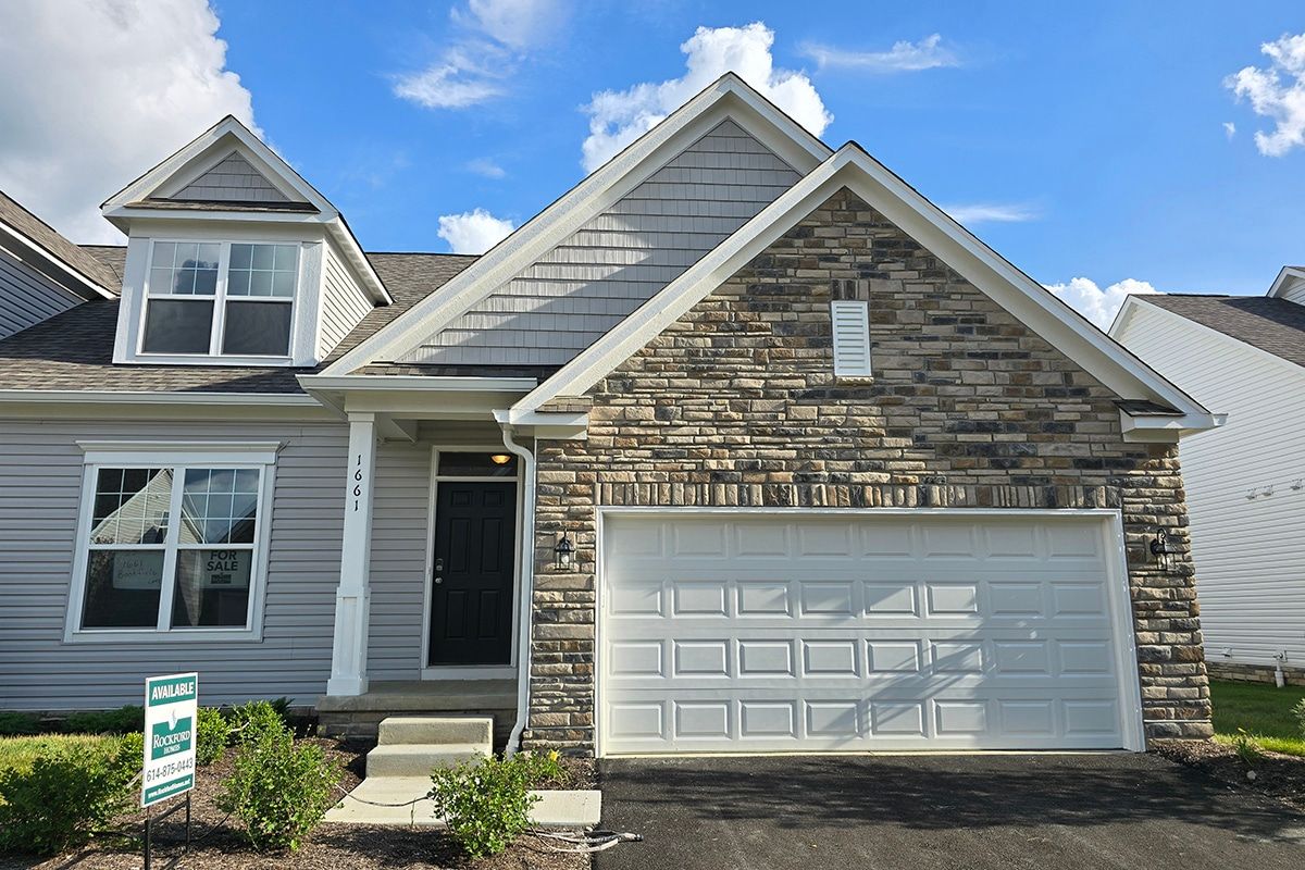 Meadow Grove Reserve Condos por Rockford Homes en Columbus Ohio