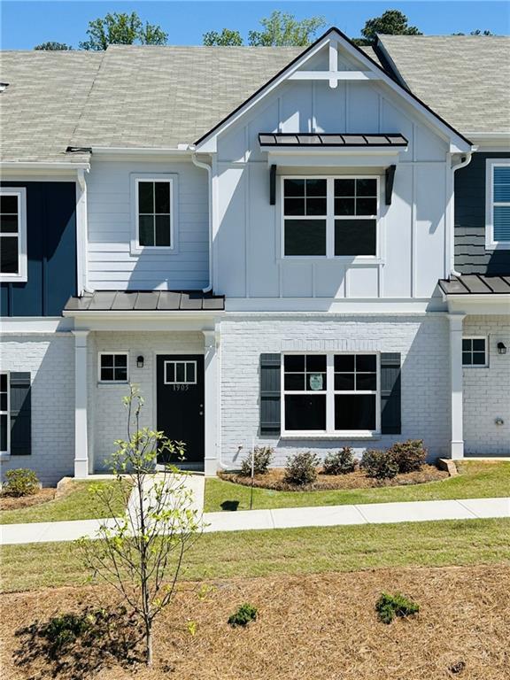 1920 Christine Way (Holly)