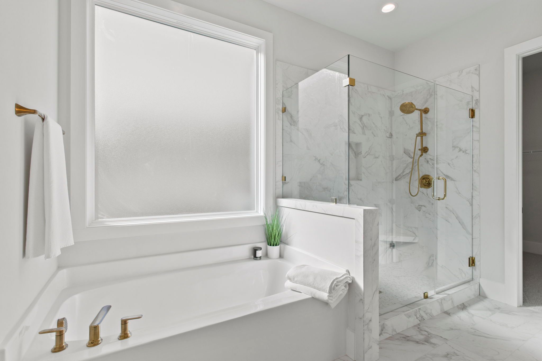 Aurora - Primary Bath