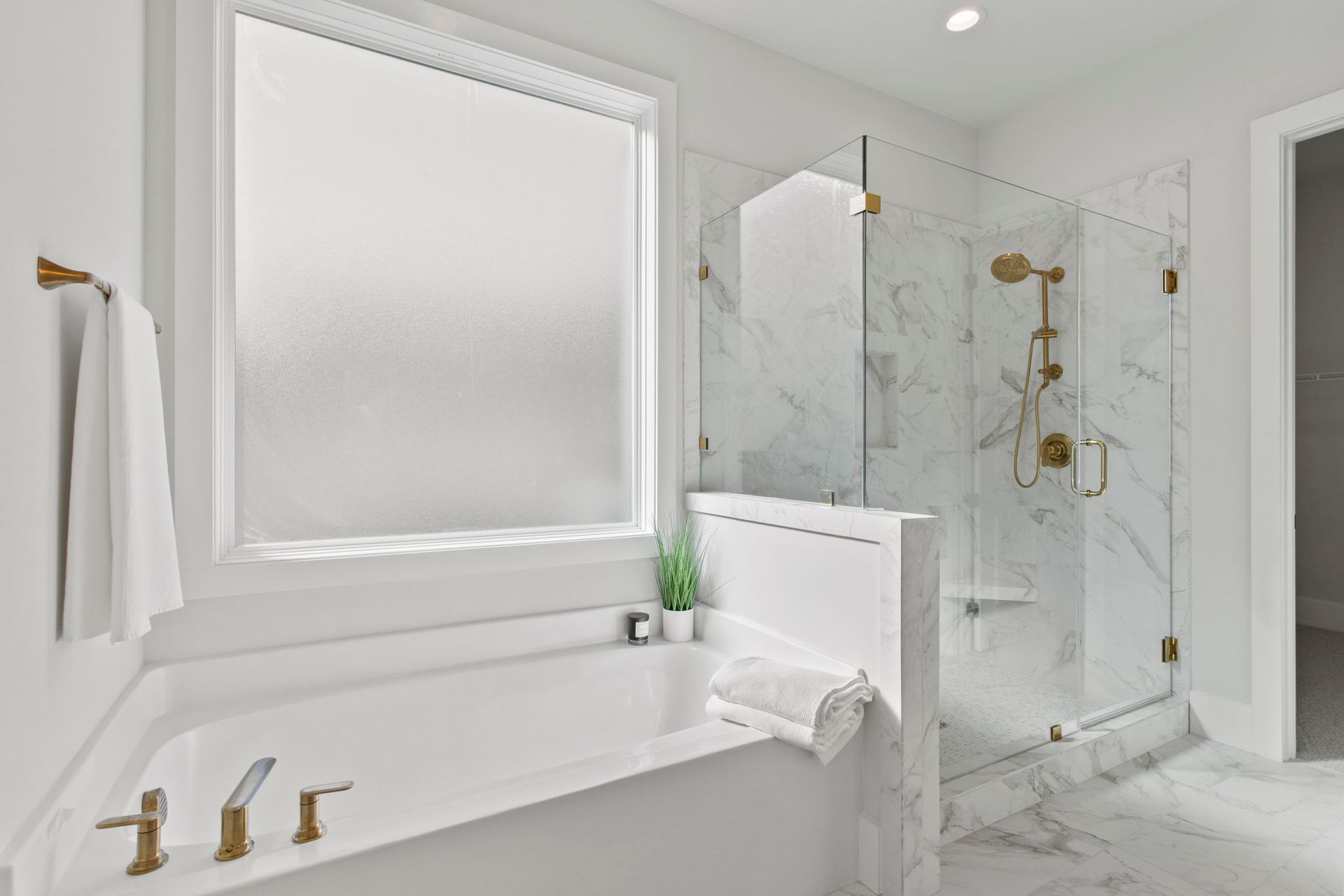 Aurora - Primary Bath