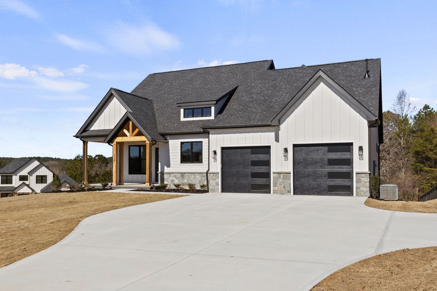 528 Rosedale Way. Seneca, SC 29672