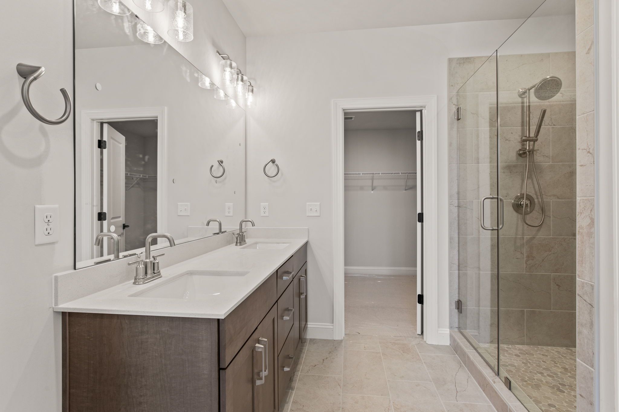 Skandia - Master Bathroom