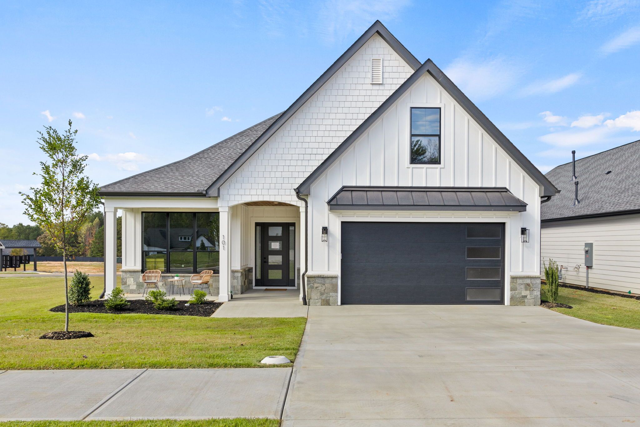 Aurora C - Front Exterior 1